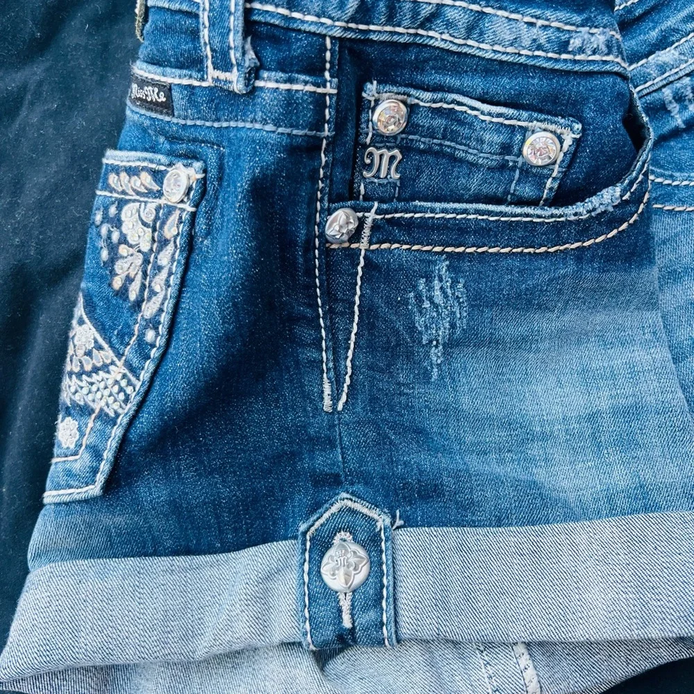 Miss Me Birds and Rhinestone shorts - Picture 10 of 10